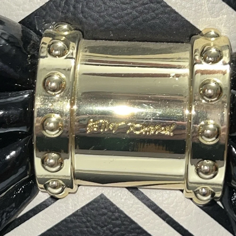 Betsey Johnson Large SATCHEL BLACK WHITE with BIG BOW Zig Zag Print Faux Leather